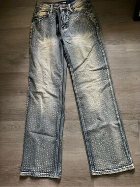 NWT Fashion Nova size 3 women’s Washed Blue Straight Jeans with Silver Studs